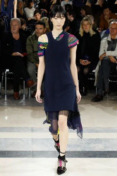 Look 28